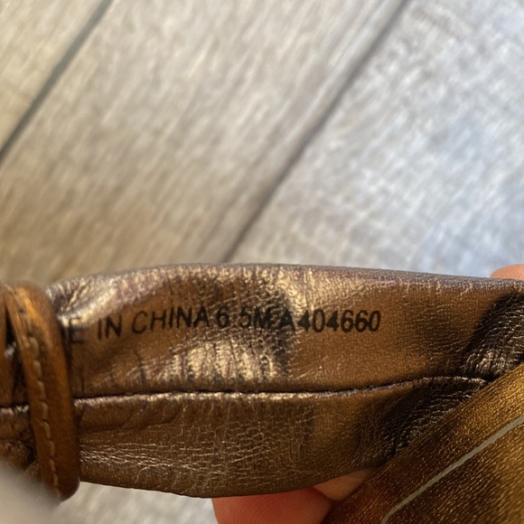 Kenneth Cole Toe Ring Sandal 6.5 - Picture 4 of 5